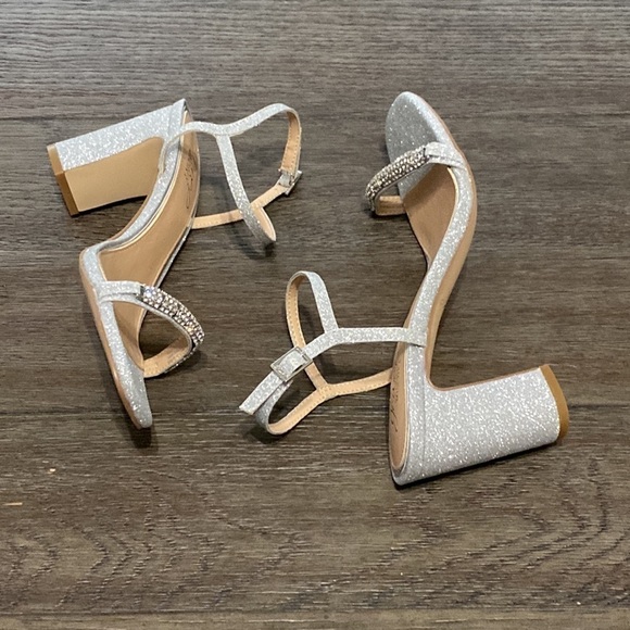 NWT Jewel Badgley Mischka Silver jewel dressy block heels | Size 7 - Picture 2 of 13